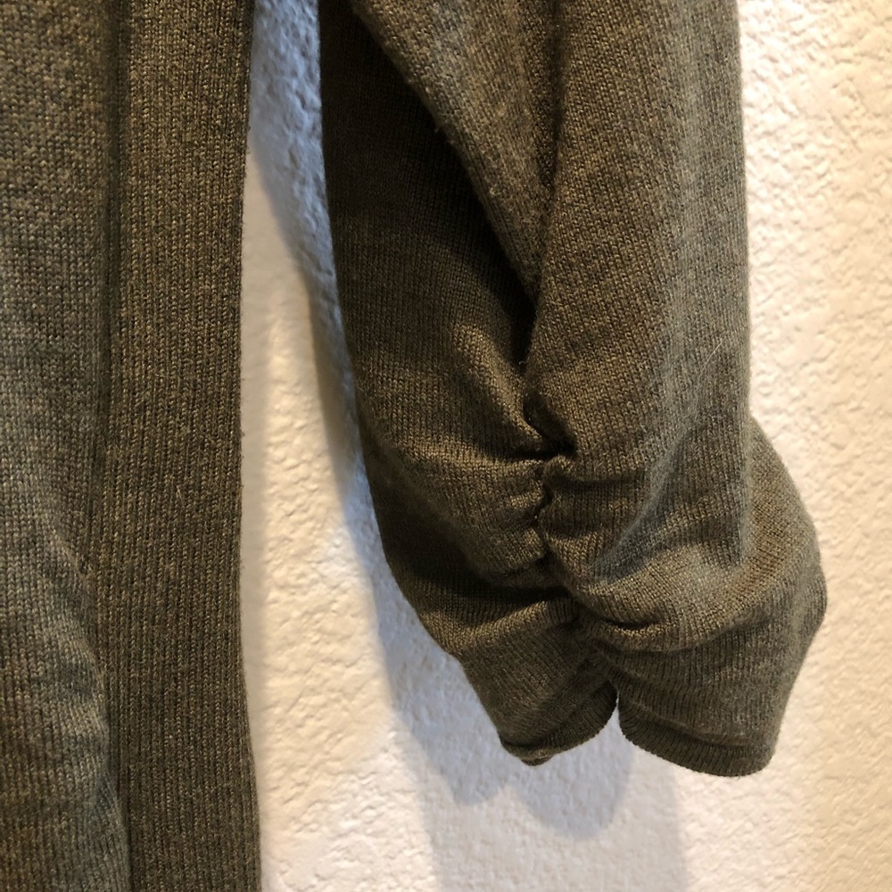 Sweater - Picture 2 of 4